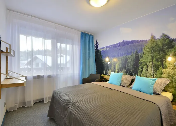 Jural Nocleg ze śniadaniem 3*